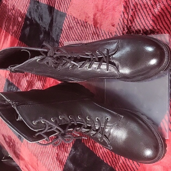 Steve Madden black leather combat boots with side zipper size 9.5 - Picture 8 of 8